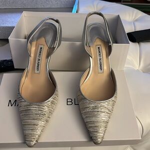 Manolo blank heels beautiful gold & Silver like new hardly used size 8.5 US